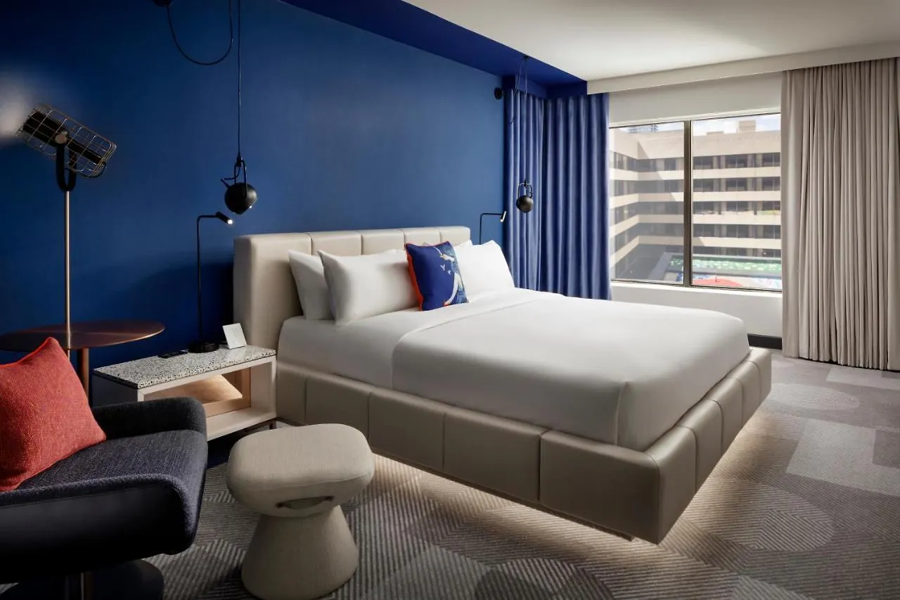 ****  W Toronto Hotel Canada