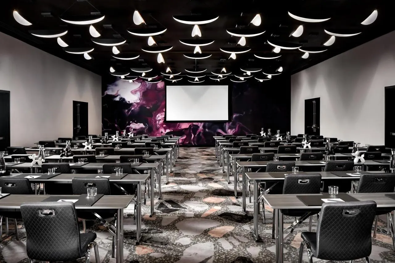 W Toronto Hotel