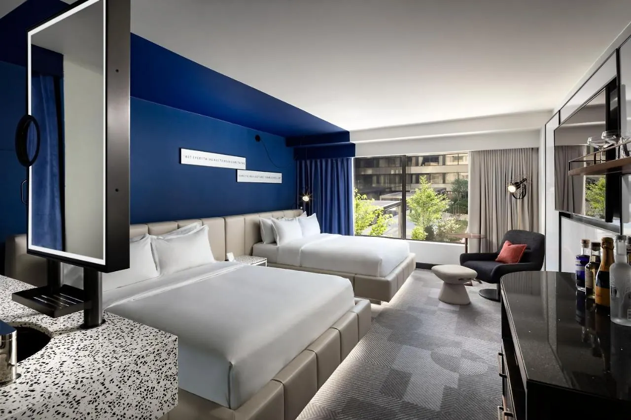 W Toronto Hotel