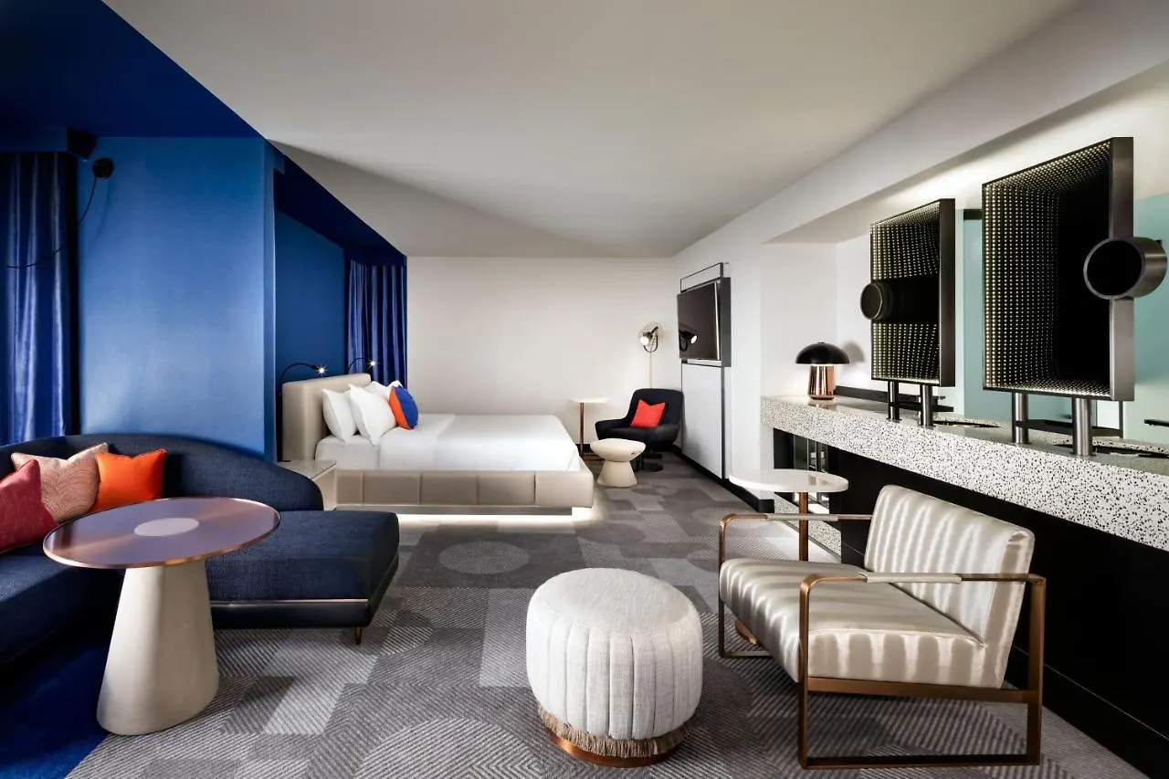 W Toronto Hotel